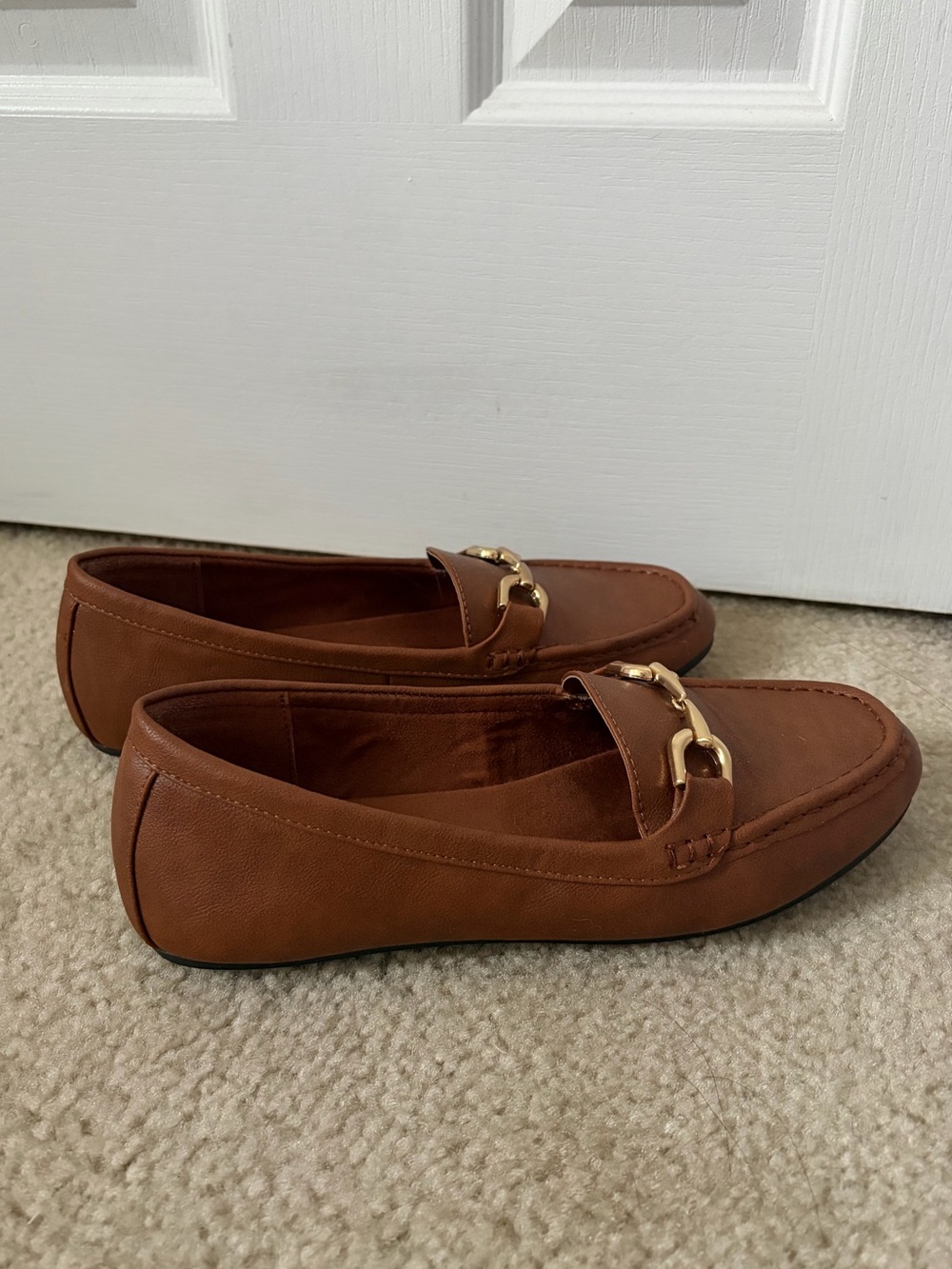 AEROSOLES Brown Leather Loafers with Gold Hardware